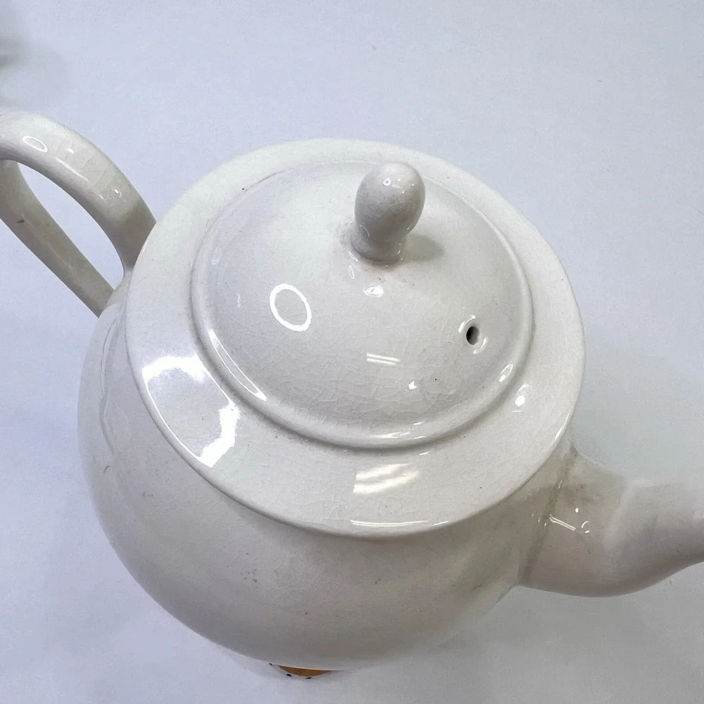 Carlton Walking Ware Teapot Yellow Shoes 1970s Lustre England Vintage‎ Tea Pot